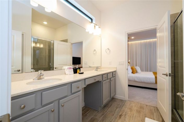 Image No.9-9 Bed Property for sale