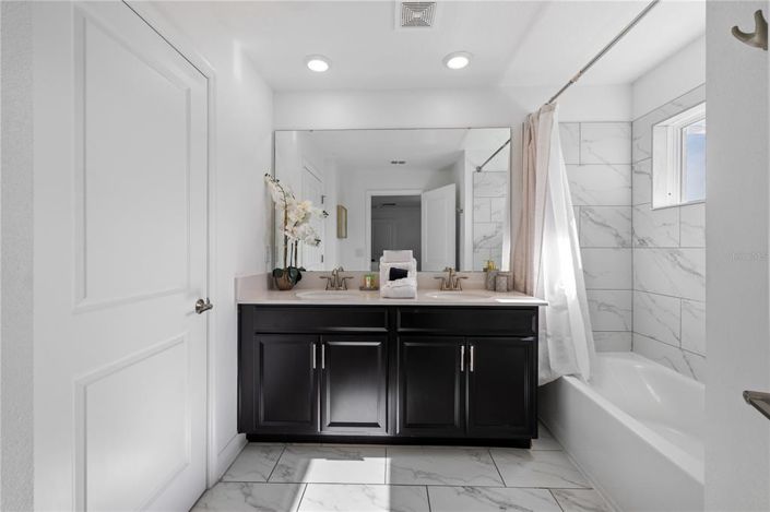 Image No.22-4 Bed Townhouse for sale