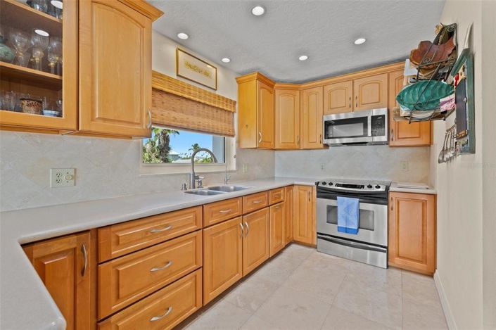 Image No.14-3 Bed Property for sale