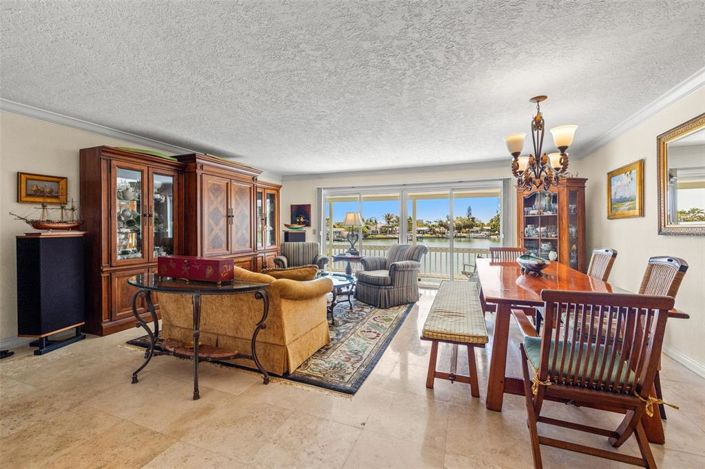 Image No.19-3 Bed Property for sale