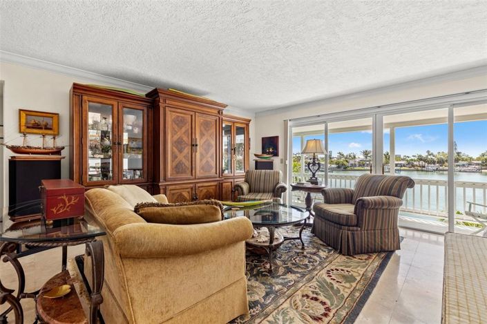 Image No.7-3 Bed Property for sale