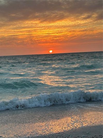 Image No.56-3 Bed Property for sale