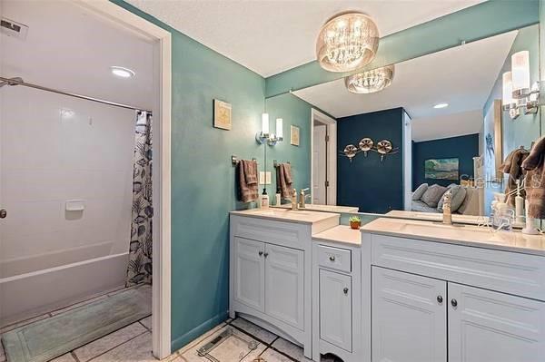 Image No.11-2 Bed Property for sale