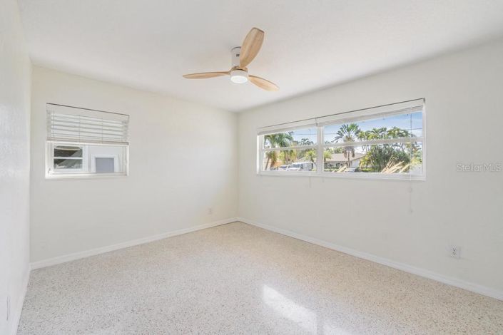 Image No.19-3 Bed Property for sale