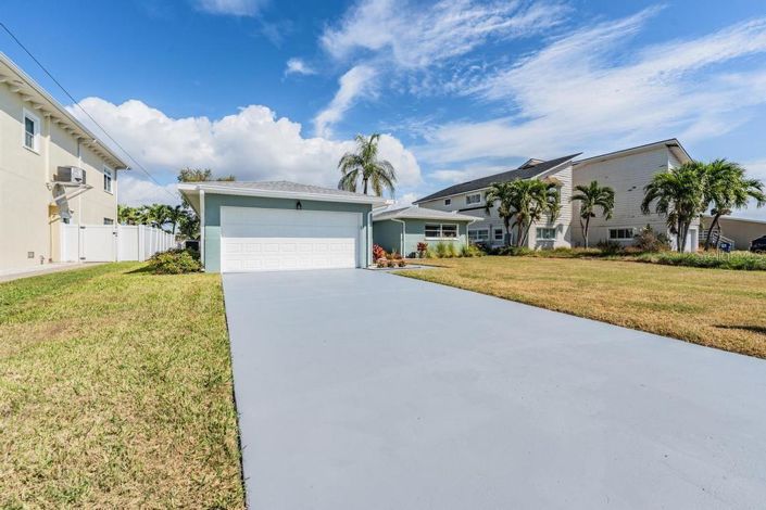 Image No.35-3 Bed Property for sale