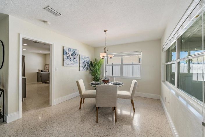 Image No.8-3 Bed Property for sale