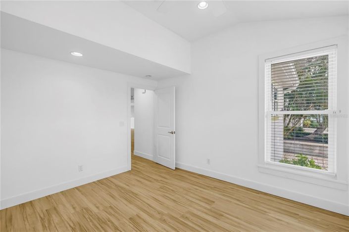 Image No.18-3 Bed Property for sale