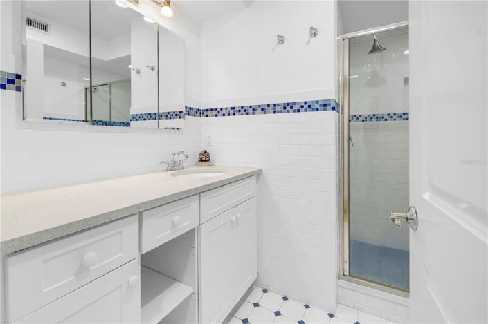 Image No.19-3 Bed Property for sale