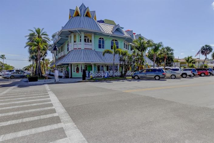 Image No.38-3 Bed Property for sale