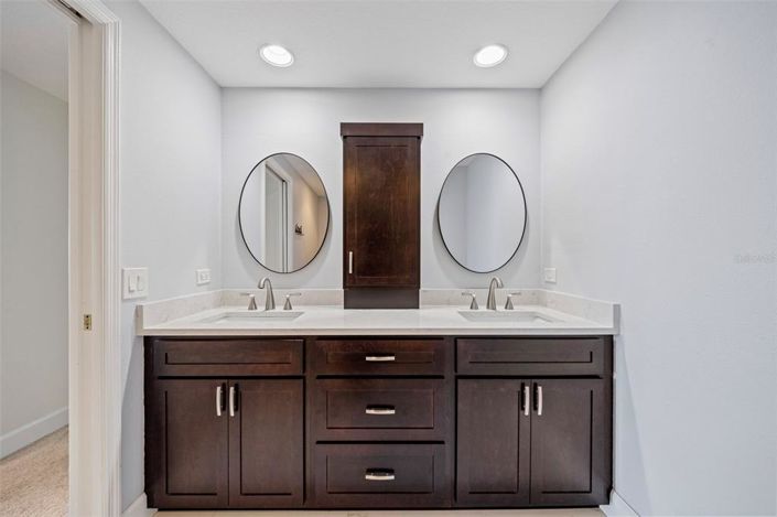 Image No.25-2 Bed Property for sale