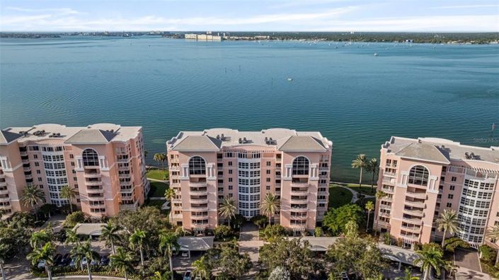 Image No.40-2 Bed Property for sale