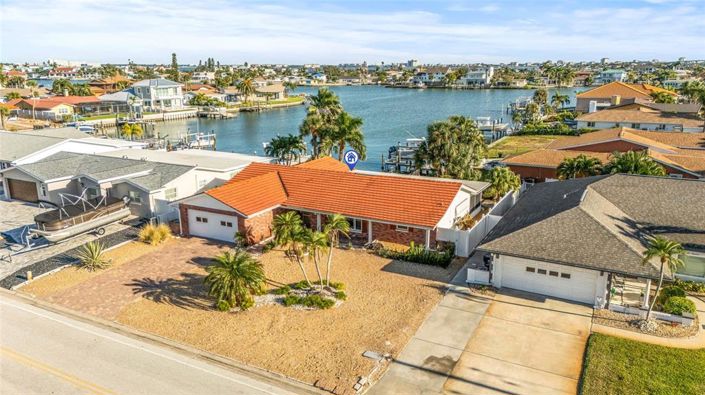 Image No.37-3 Bed Property for sale