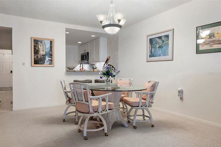 Image No.10-2 Bed Property for sale