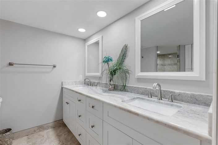 Image No.12-2 Bed Property for sale