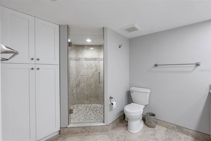 Image No.13-2 Bed Property for sale