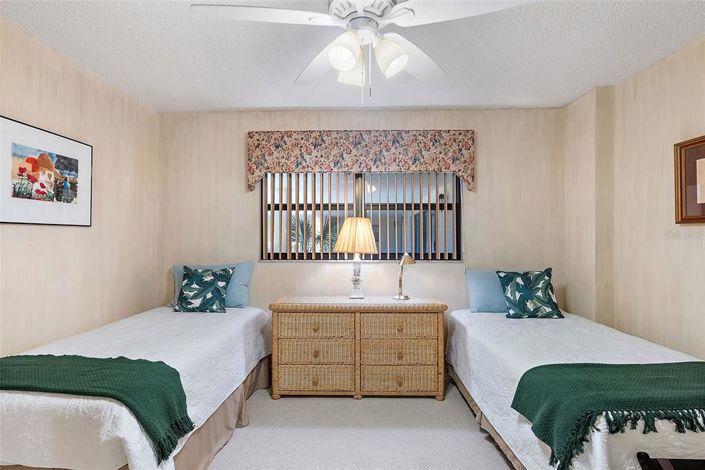 Image No.15-2 Bed Property for sale