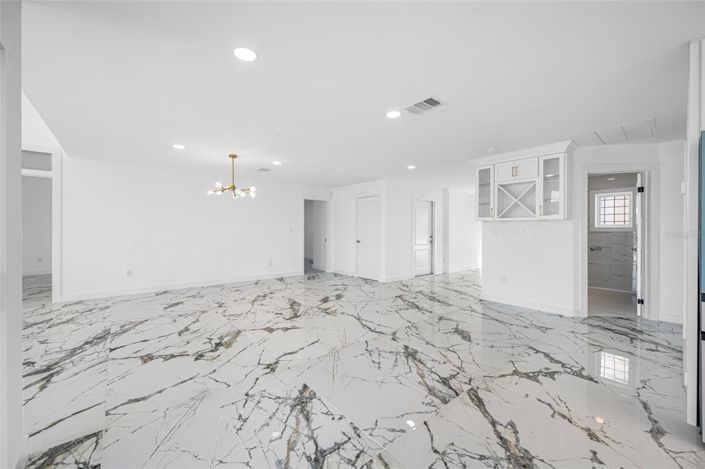 Image No.10-3 Bed Property for sale