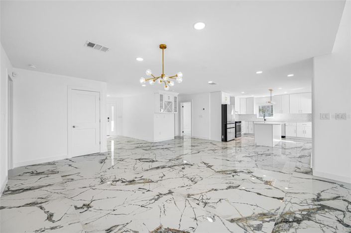 Image No.11-3 Bed Property for sale