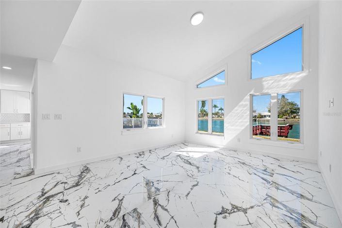 Image No.12-3 Bed Property for sale