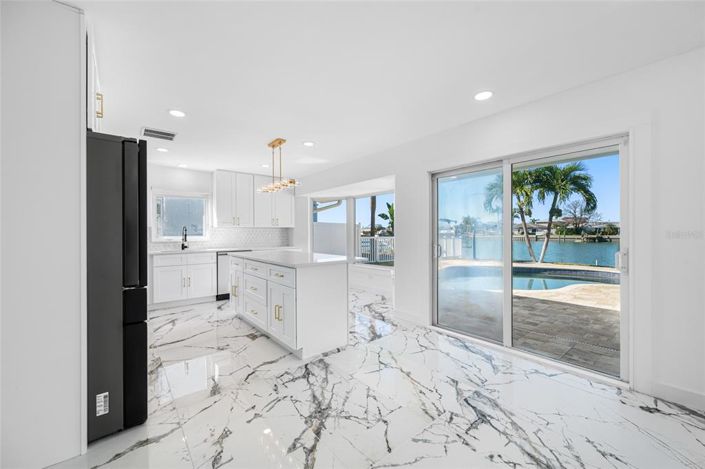 Image No.16-3 Bed Property for sale