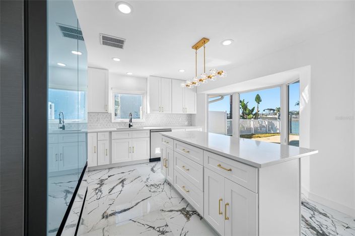 Image No.19-3 Bed Property for sale