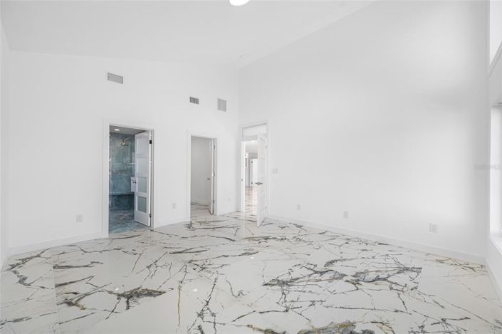 Image No.28-3 Bed Property for sale