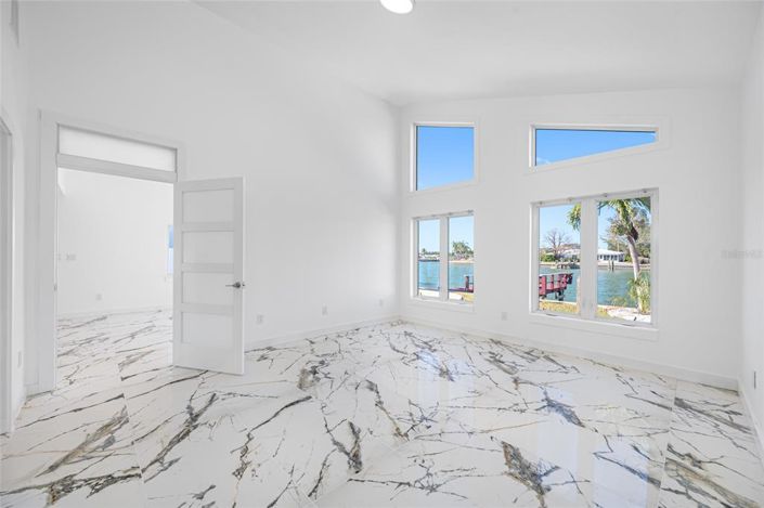 Image No.29-3 Bed Property for sale