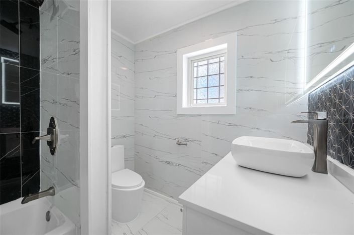 Image No.33-3 Bed Property for sale