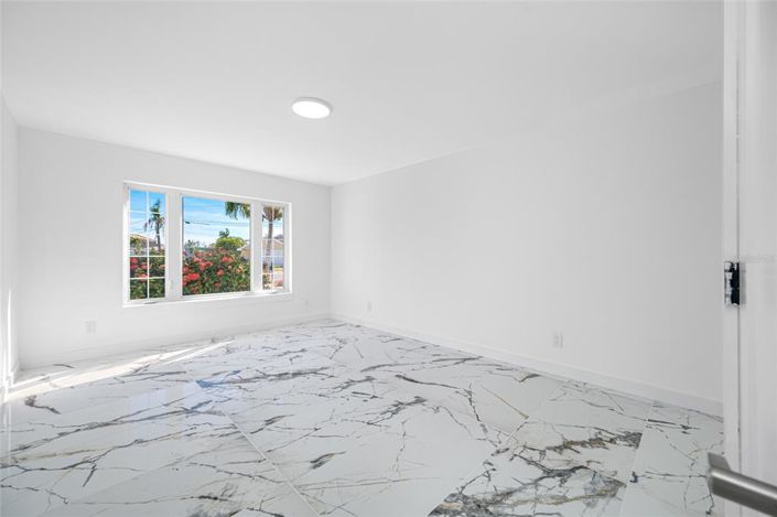 Image No.35-3 Bed Property for sale