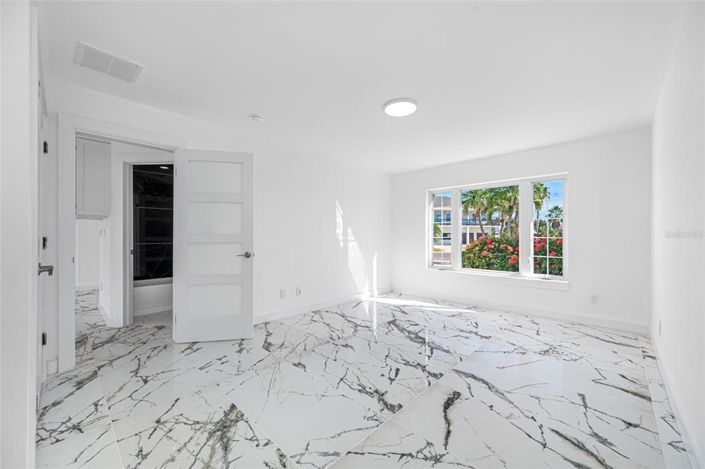 Image No.36-3 Bed Property for sale