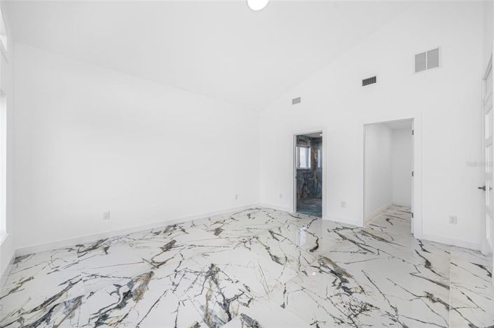 Image No.37-3 Bed Property for sale