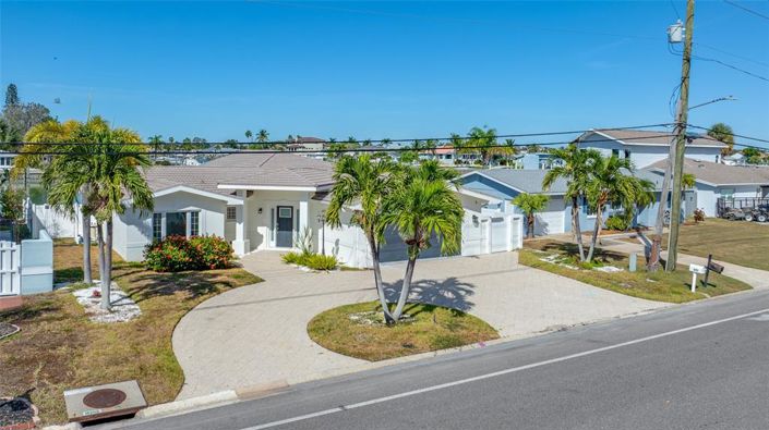 Image No.53-3 Bed Property for sale