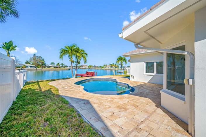 Image No.55-3 Bed Property for sale