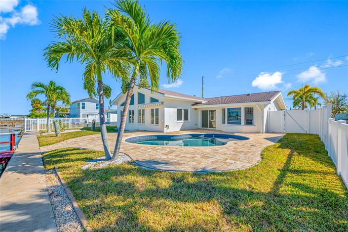 Image No.56-3 Bed Property for sale