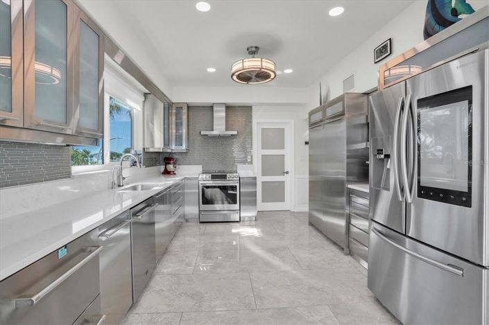 Image No.27-4 Bed Property for sale