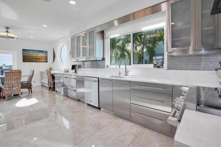 Image No.28-4 Bed Property for sale