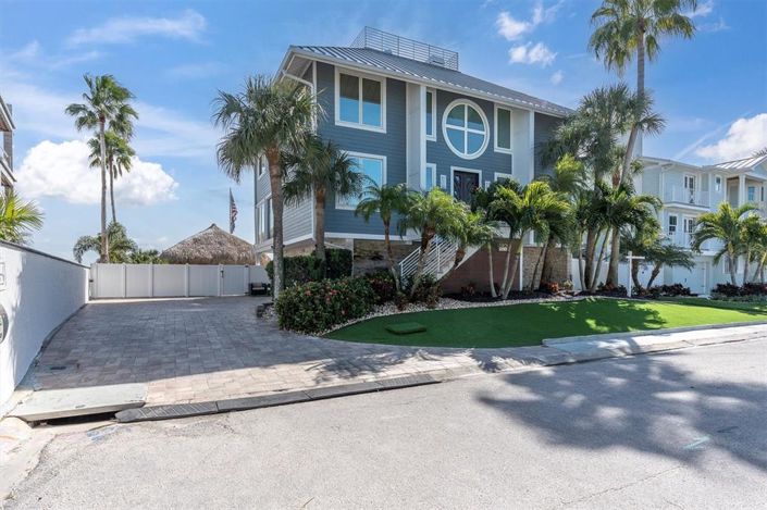 Image No.5-4 Bed Property for sale