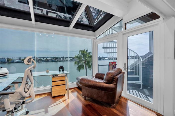 Image No.55-4 Bed Property for sale