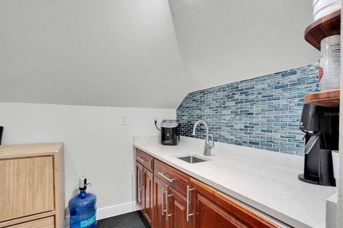 Image No.56-4 Bed Property for sale