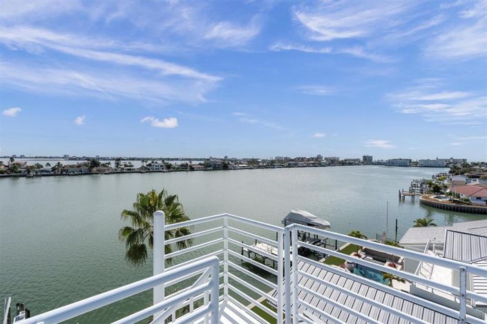 Image No.65-4 Bed Property for sale