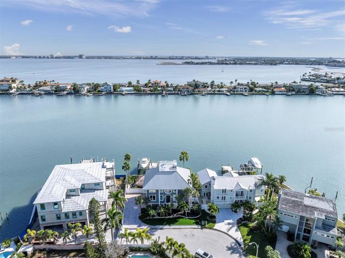 Image No.70-4 Bed Property for sale