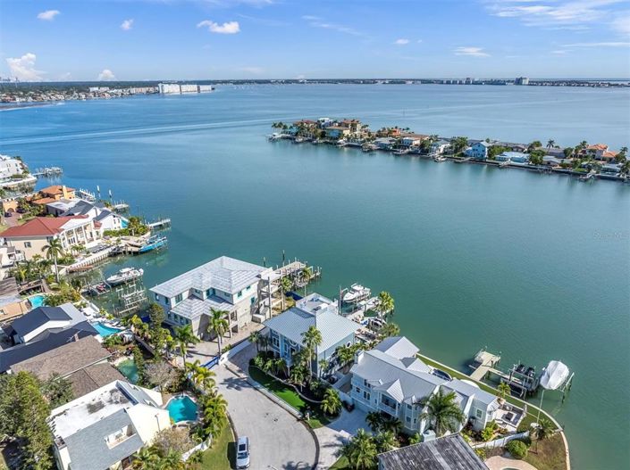 Image No.71-4 Bed Property for sale