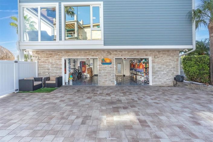 Image No.73-4 Bed Property for sale