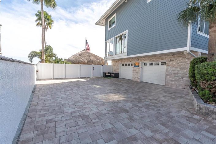 Image No.74-4 Bed Property for sale