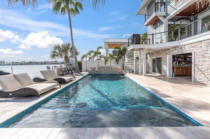 Image No.9-4 Bed Property for sale