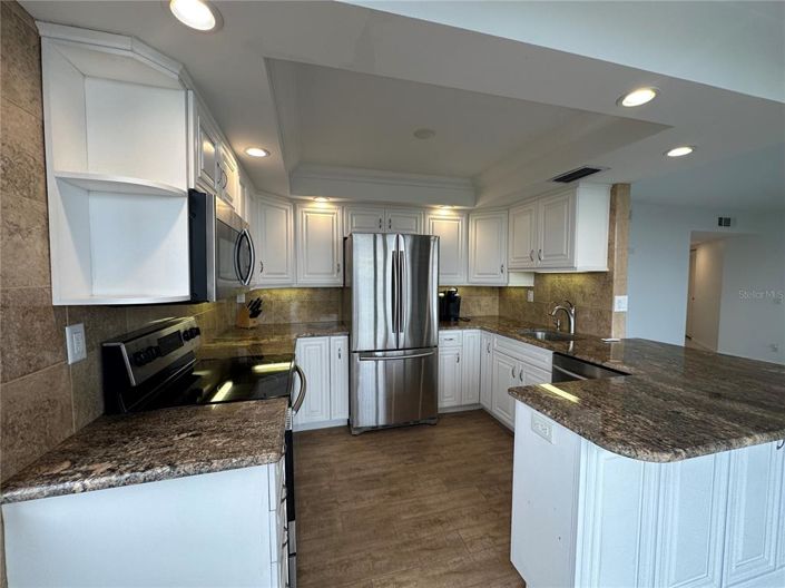 Image No.11-2 Bed Property for sale