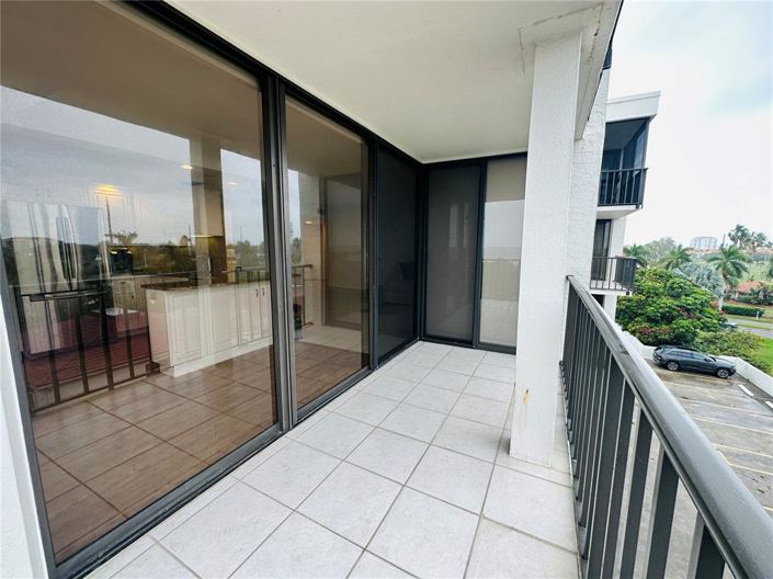 Image No.17-2 Bed Property for sale