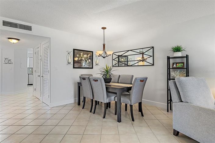 Image No.10-2 Bed Property for sale