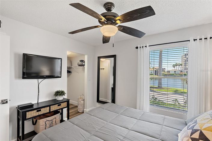 Image No.14-2 Bed Property for sale