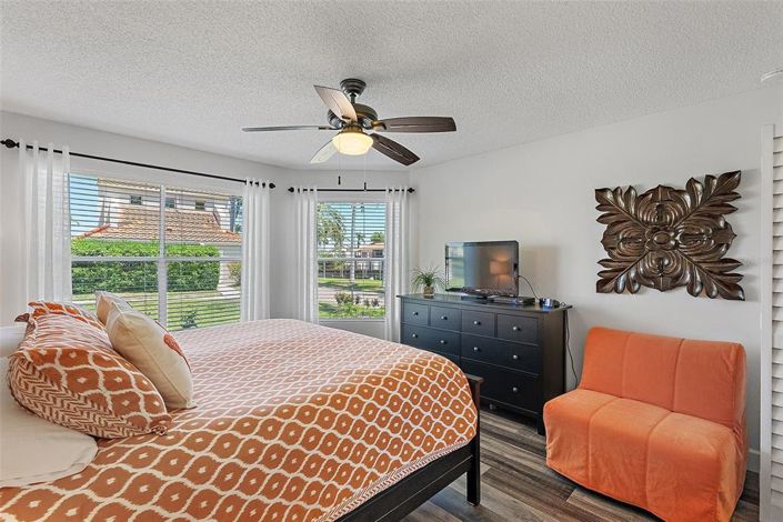 Image No.17-2 Bed Property for sale